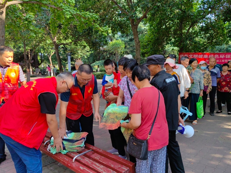 市建设工程管理服务中心联合市城建档案馆开展文明健康绿色环保宣传活动1.jpg